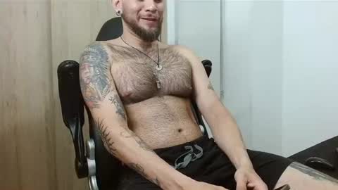 Snapshot of dominantthewolf chatting on July 1, 2026, 12:23 am Logan - INDEPENDET MODEL online show from July 1, 2026, 12:23 am