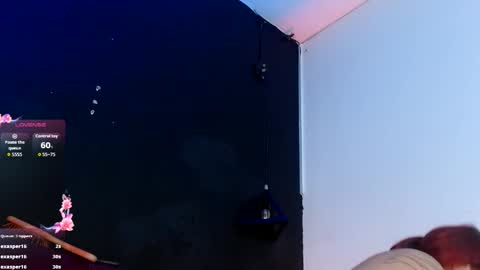 Snapshot of dominic_queen chatting on June 3, 2026, 2:33 pm online show from June 3, 2026, 2:33 pm