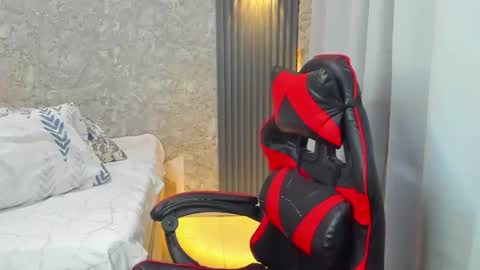 dominic_sg online show from June 18, 2026, 12:09 pm
