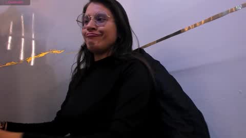 Snapshot of dominica3 chatting on March 3, 2026, 1:39 pm online show from March 3, 2026, 1:39 pm