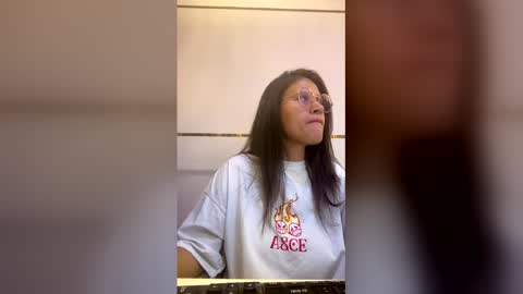 Snapshot of dominica3 chatting on March 27, 2026, 2:39 pm online show from March 27, 2026, 2:39 pm