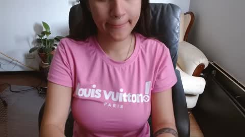 Snapshot of dominica3 chatting on April 3, 2026, 3:54 pm online show from April 3, 2026, 3:54 pm