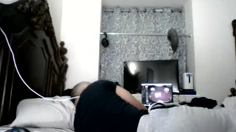 Snapshot of dominicanorico chatting on July 28, 2026, 7:39 pm luis online show from July 28, 2026, 7:39 pm