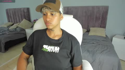 Snapshot of dominick_joness chatting on January 23, 2025, 11:15 pm Dominick online show from January 23, 2025, 11:15 pm