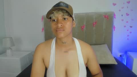 Snapshot of dominick_joness chatting on February 1, 2025, 10:44 pm Dominick online show from February 1, 2025, 10:44 pm