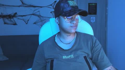 Snapshot of dominick_joness chatting on October 7, 2025, 6:43 am Dominick online show from October 7, 2025, 6:43 am