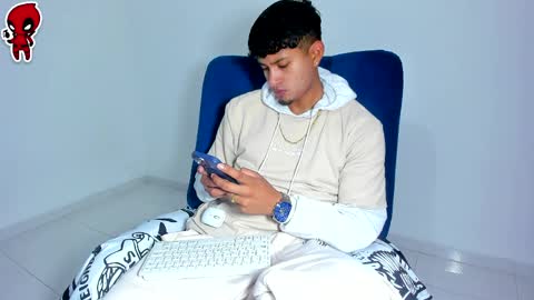  Dominic  online show from April 9, 2026, 2:44 am