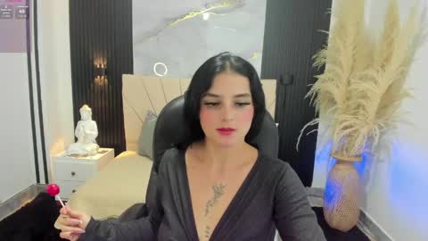 Dominika  online show from May 25, 2026, 8:15 pm