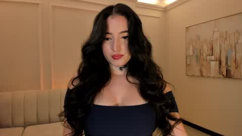 Dominique online show from July 3, 2026, 8:15 pm