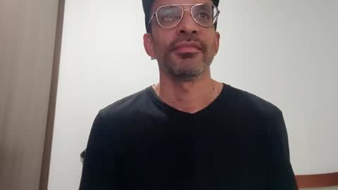 Snapshot of don__chi chatting on February 14, 2025, 10:58 pm don__chi online show from February 14, 2025, 10:58 pm