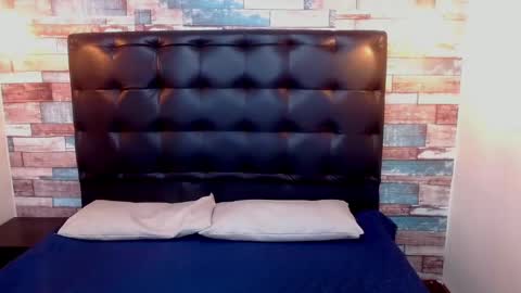 DONA Y CARL online show from December 12, 2024, 5:10 am