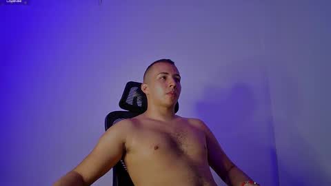 Snapshot of donathoo chatting on February 26, 2025, 2:46 pm Donat Independent Model online show from February 26, 2025, 2:46 pm