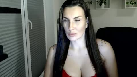 Snapshot of donnalive chatting on October 27, 2025, 4:00 pm DonnaLive online show from October 27, 2025, 4:00 pm