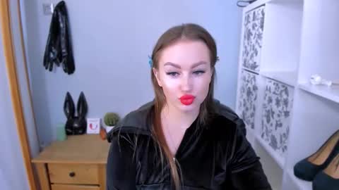 DonnaSensual online show from February 3, 2026, 4:23 pm