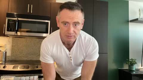 Snapshot of donnybasilisk chatting on November 26, 2025, 10:11 pm Donny online show from November 26, 2025, 10:11 pm