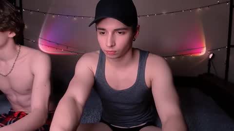 Snapshot of dontknowloool chatting on December 5, 2025, 7:32 pm EliotKenny online show from December 5, 2025, 7:32 pm