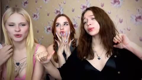 Snapshot of dontoke_ chatting on December 12, 2024, 6:53 pm Nicole online show from December 12, 2024, 6:53 pm