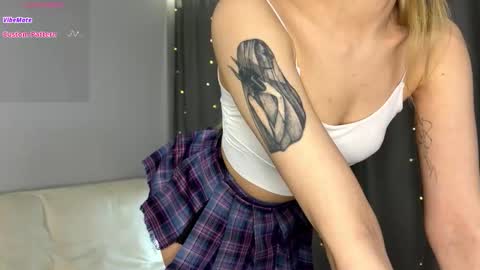 Snapshot of dontouchmyass chatting on February 15, 2026, 6:15 pm Ely online show from February 15, 2026, 6:15 pm