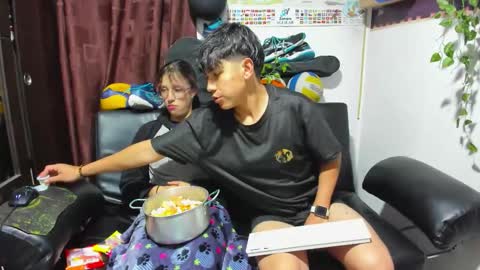 Snapshot of donuts_dd chatting on September 26, 2025, 7:34 am Donuts DD online show from September 26, 2025, 7:34 am