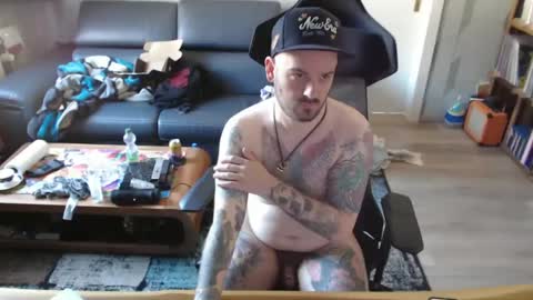 Snapshot of doomsy_minatozaki chatting on January 17, 2025, 11:59 am doomsy_minatozaki online show from January 17, 2025, 11:59 am