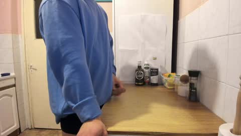 Snapshot of doriancretu95 chatting on December 12, 2024, 6:14 am menu below online show from December 12, 2024, 6:14 am