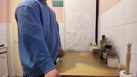 Snapshot of doriancretu95 chatting on February 15, 2025, 7:06 am menu below online show from February 15, 2025, 7:06 am