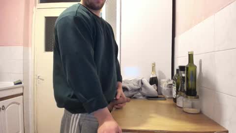 menu  below online show from December 3, 2025, 2:08 am