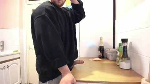 menu  below online show from January 18, 2026, 2:04 am