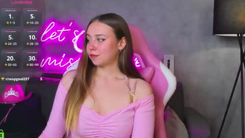 Vanessa online show from June 17, 2026, 4:30 pm