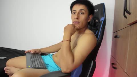 dorman_boy online show from November 13, 2025, 4:55 am