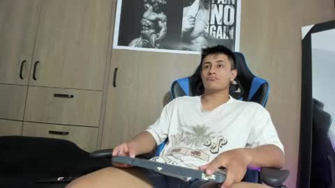 dorman_boy online show from May 18, 2026, 4:07 am