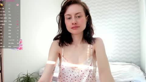 dormineaa online show from April 22, 2026, 5:21 am