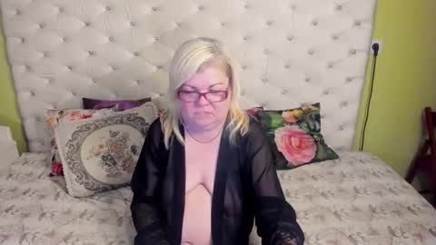 Snapshot of dorramay chatting on November 4, 2025, 9:41 am Dorra online show from November 4, 2025, 9:41 am