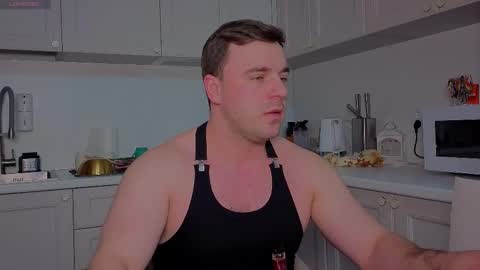 Sasha online show from December 18, 2025, 4:57 pm