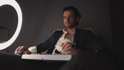 Keen online show from March 9, 2025, 12:00 am