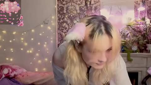 Snapshot of doublebubble_ chatting on May 7, 2026, 6:35 pm DiBi online show from May 7, 2026, 6:35 pm