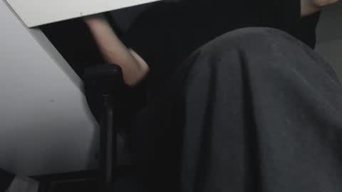 douglas_drake online show from November 7, 2025, 6:02 am