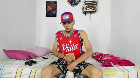 douglas_gallegos online show from December 11, 2024, 10:27 pm