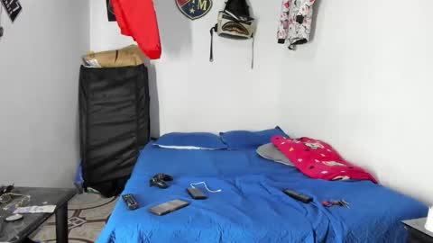 douglas_gallegos online show from February 17, 2026, 3:36 am