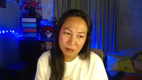 doyouwantme143 online show from May 4, 2026, 4:03 pm