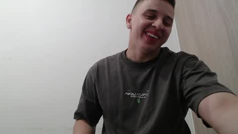 draco_boy2000 online show from April 3, 2026, 11:03 pm