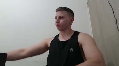 draco_boy2000 online show from April 14, 2026, 12:38 am