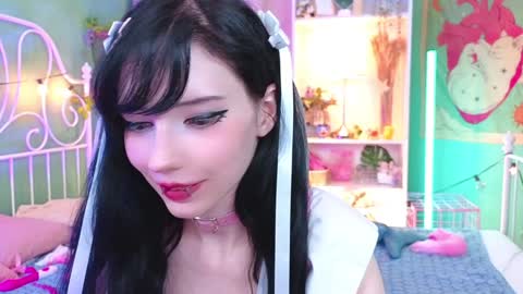 Draculaura online show from December 4, 2024, 3:15 am