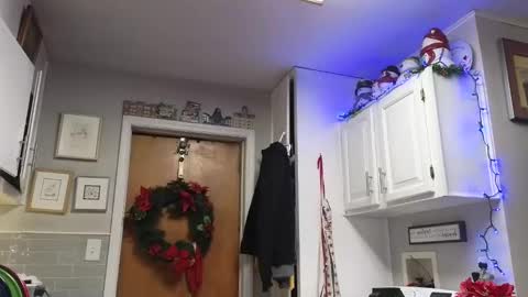 Snapshot of dragomoon70 chatting on February 14, 2026, 10:23 am dragomoon70 online show from February 14, 2026, 10:23 am