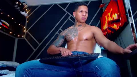 Snapshot of drake_jhonson08 chatting on December 30, 2024, 2:42 am Drake online show from December 30, 2024, 2:42 am