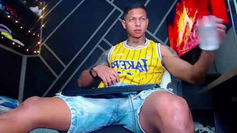 Snapshot of drake_jhonson08 chatting on February 13, 2025, 10:33 pm Drake online show from February 13, 2025, 10:33 pm