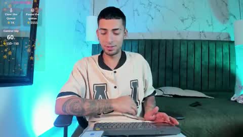 Snapshot of drakeneumann chatting on February 4, 2026, 3:34 am Drake Neuman online show from February 4, 2026, 3:34 am