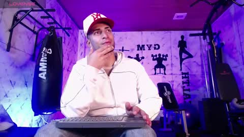 Snapshot of drakeneumann chatting on February 13, 2026, 3:57 am Drake Neuman online show from February 13, 2026, 3:57 am