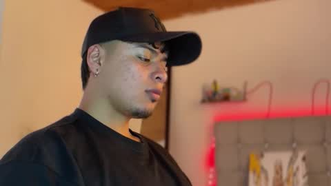 Snapshot of drakenn_ chatting on April 17, 2026, 2:42 pm drakeeee online show from April 17, 2026, 2:42 pm