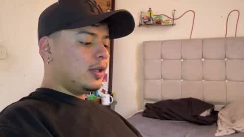 Snapshot of drakenn_ chatting on May 19, 2026, 1:06 pm drakeeee online show from May 19, 2026, 1:06 pm
